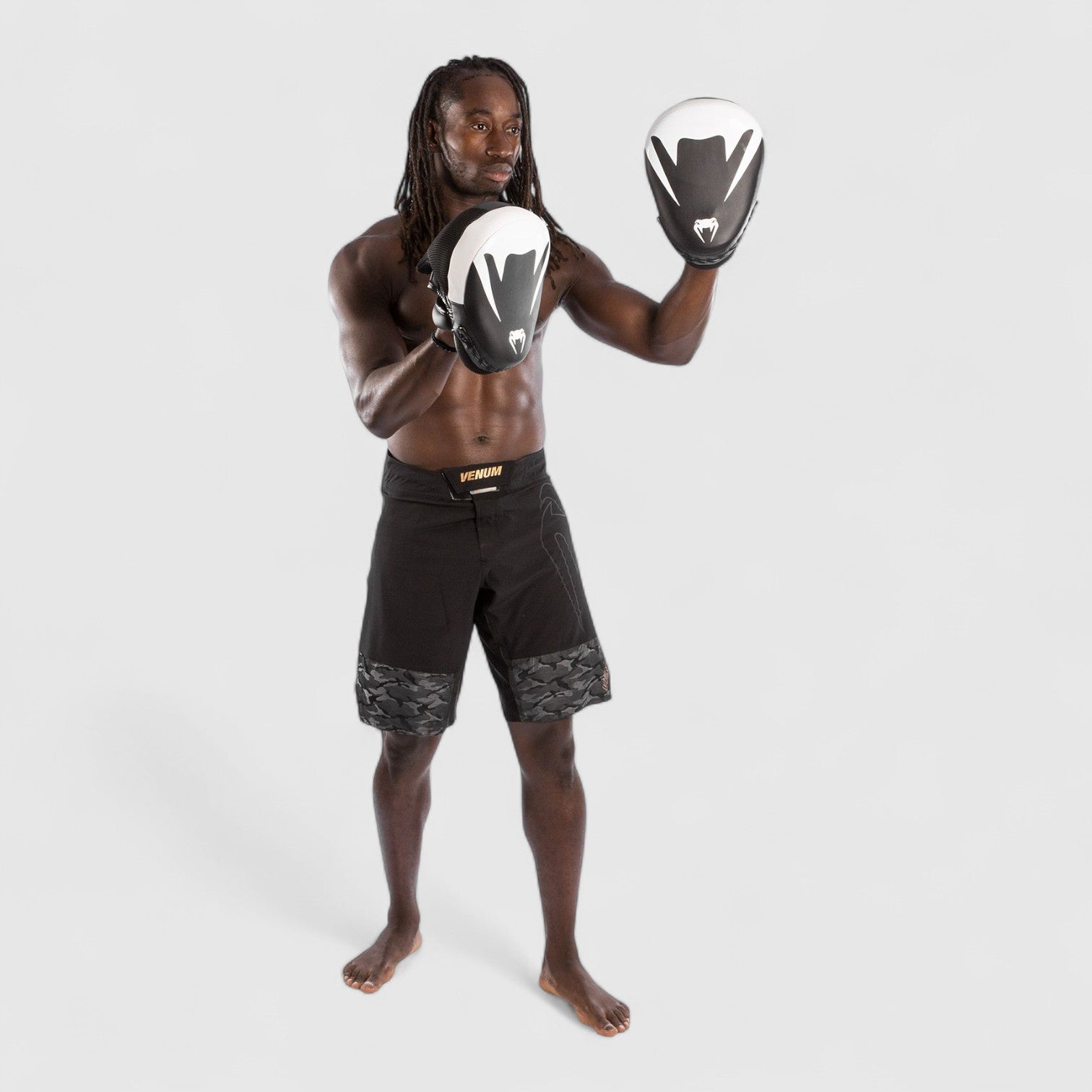 VENUM Cellular 3.0 Svart og Hvit - CombatStore.no