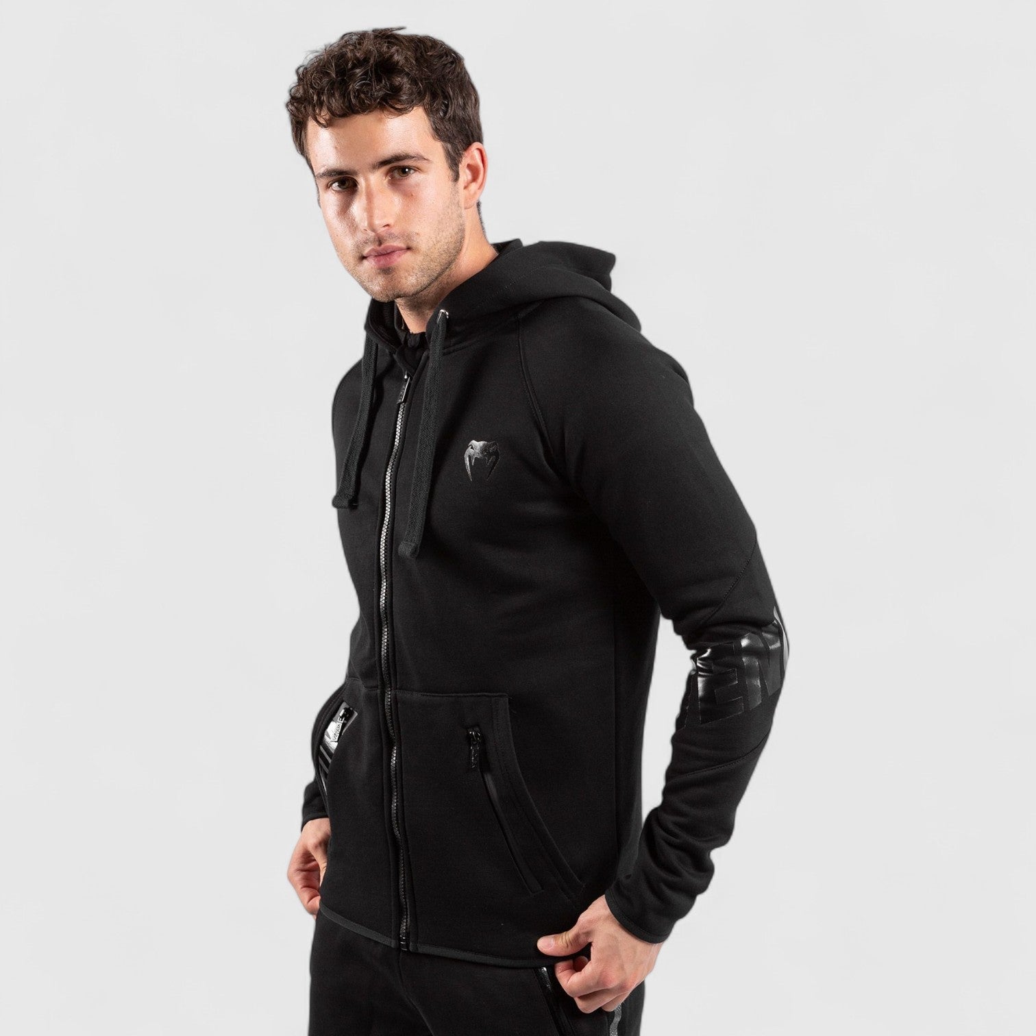 VENUM Contender 3.0 Hettejakke - Svart/Svart - CombatStore.no