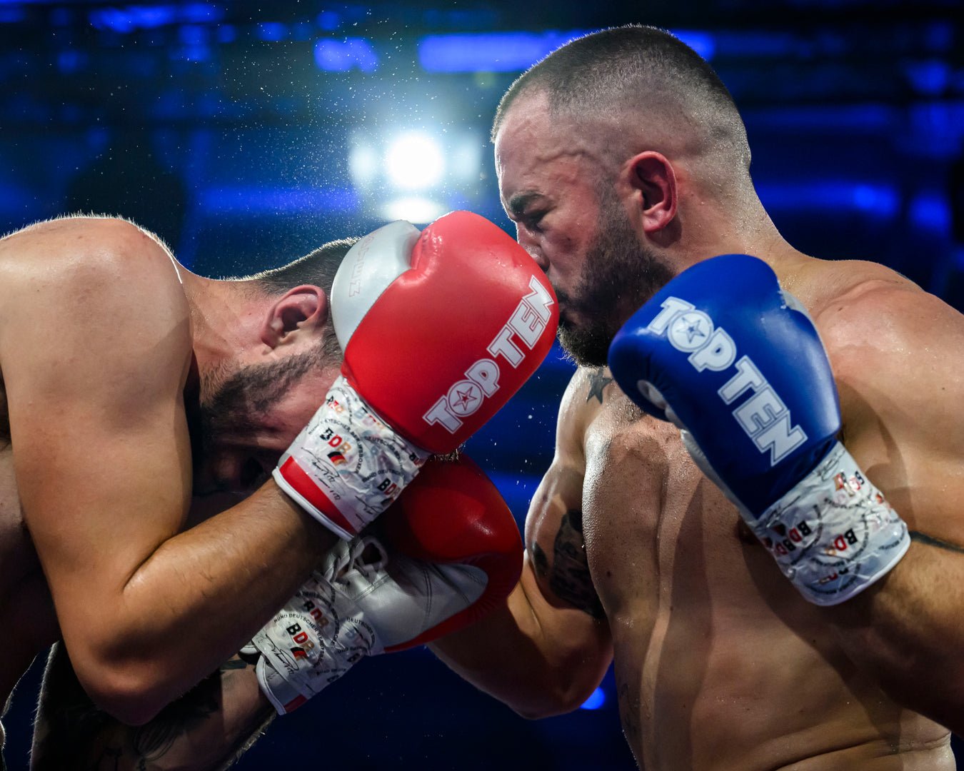 Guide til OZ og størrelse på boksehansker - Combat Store AS