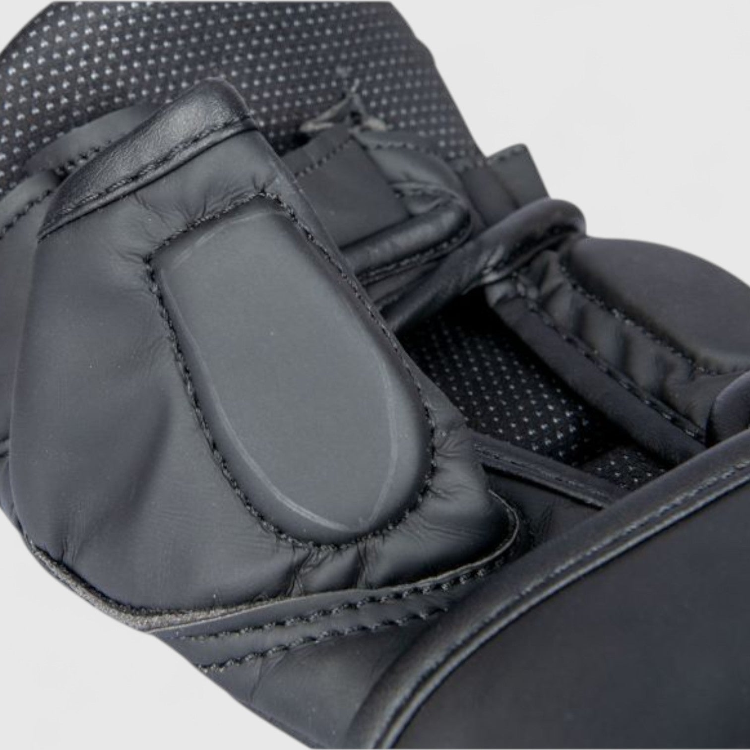 RINGHORNS Charger MMA Hansker - Svart/Svart - CombatStore.no