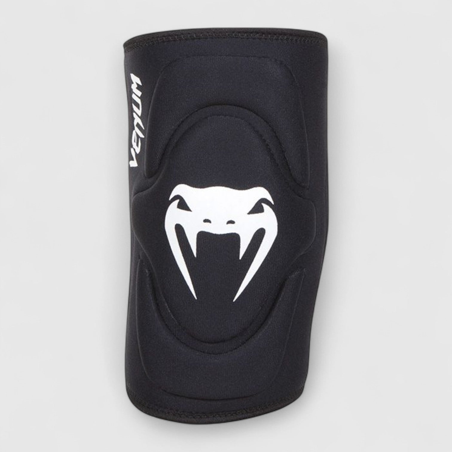 VENUM Kontact Gel Knebeskytter - Svart/Hvit Nordic - CombatStore.no