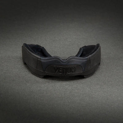 VENUM Predator tannbeskytter Svart - Combat Store AS