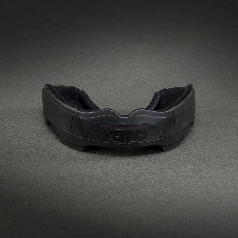 VENUM Predator tannbeskytter Svart - Combat Store AS