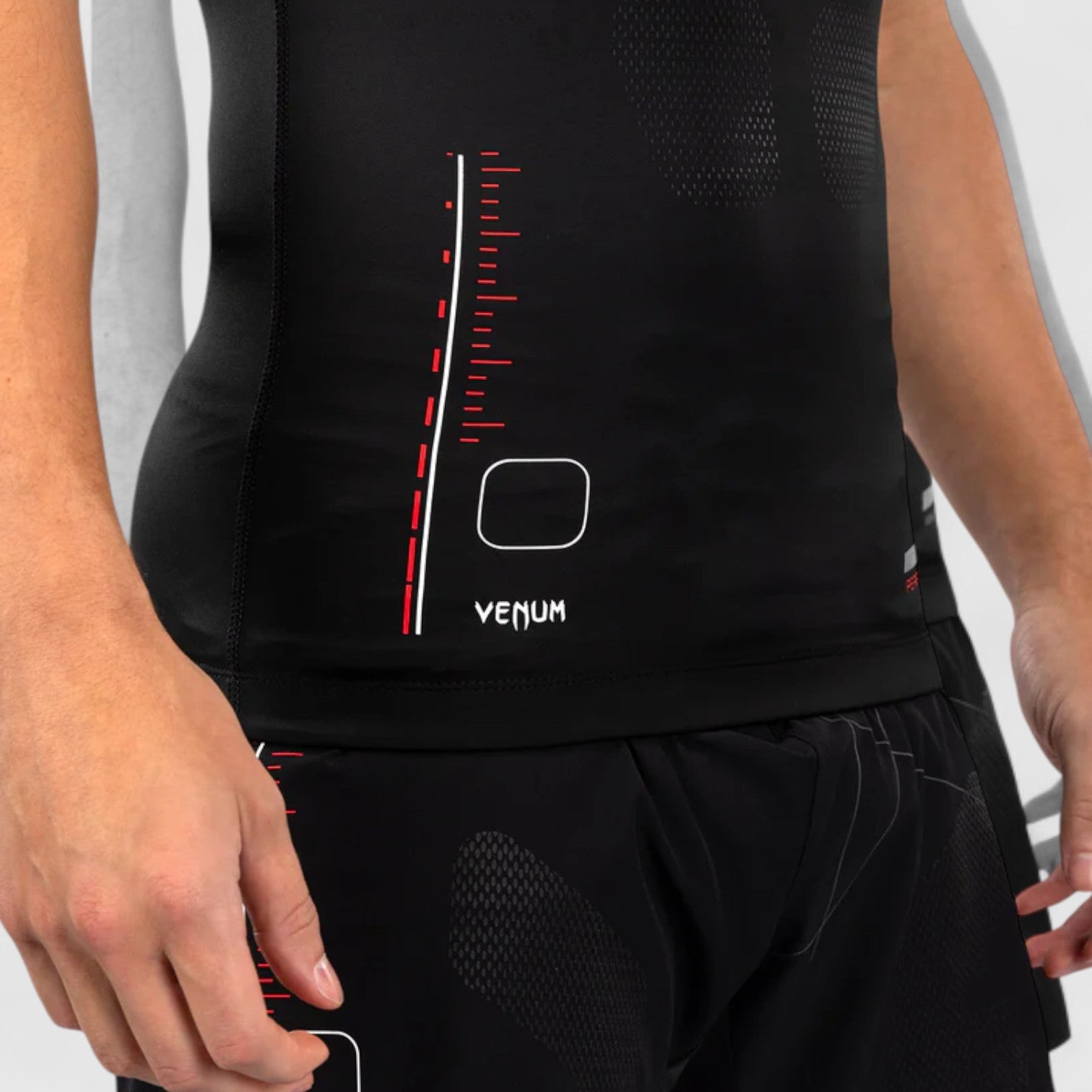 VENUM Tactical XT Rashguard med korte ermer Svart og Rød - CombatStore.no